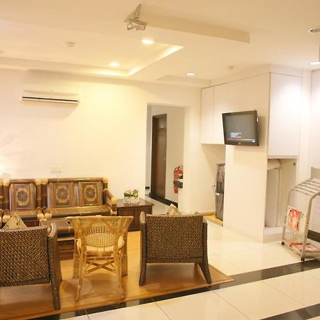 N K Hotel Muar Exterior photo